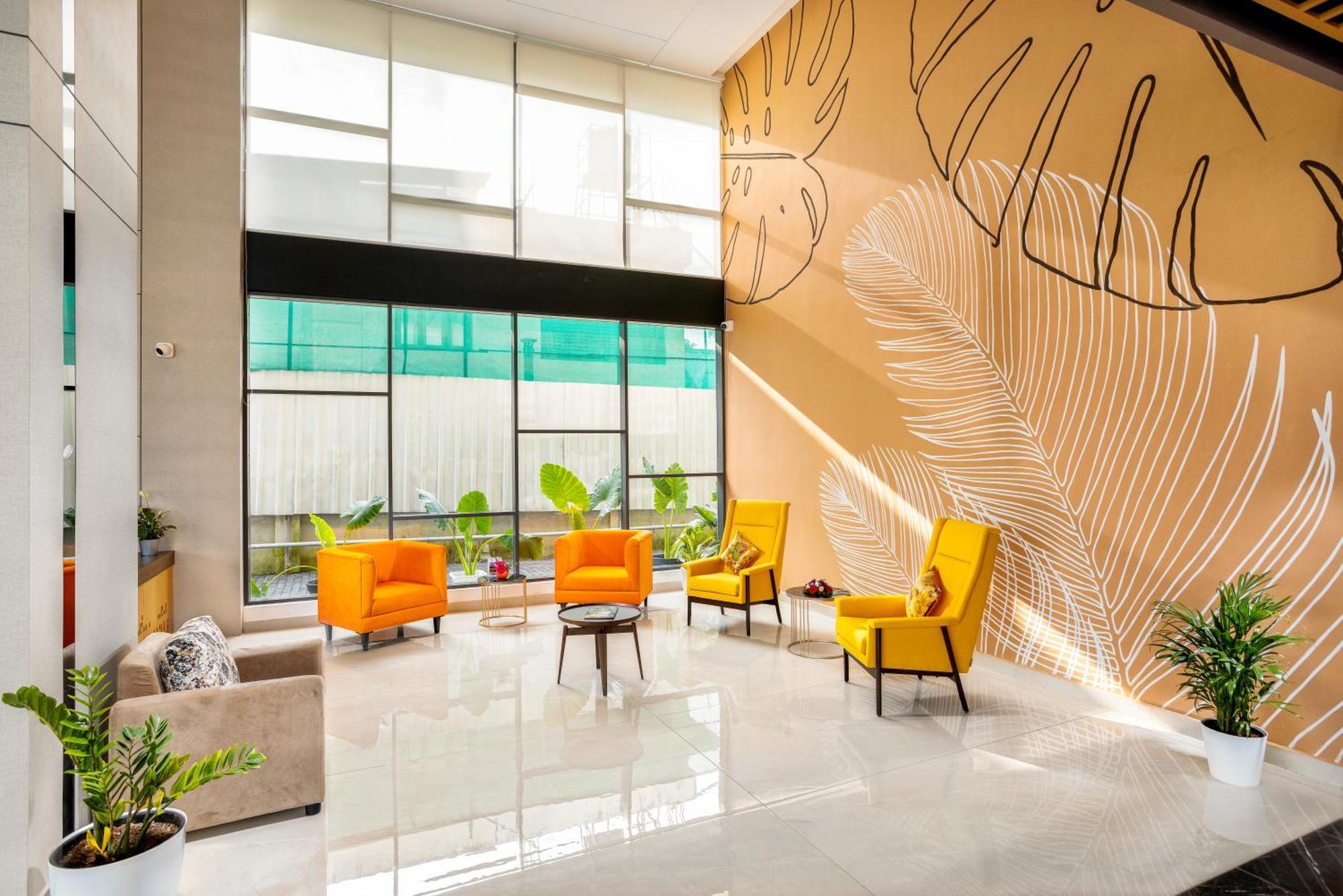 Presidency Airport Hotel Kochi Exterior foto